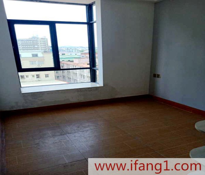 <a href=/chashan/ target=_blank class=infotextkey>茶山小產權房</a>價格:茶山畔山豪苑